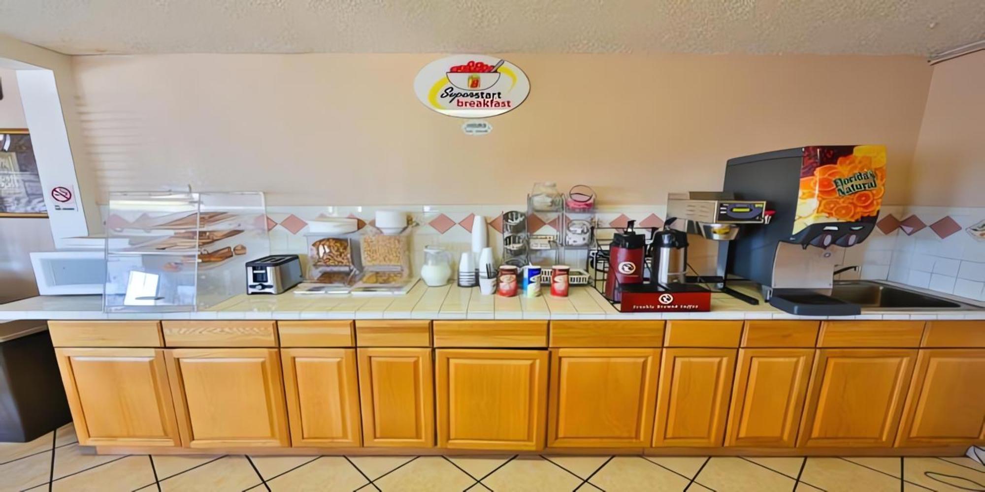 Super 8 By Wyndham Lake Havasu City Luaran gambar