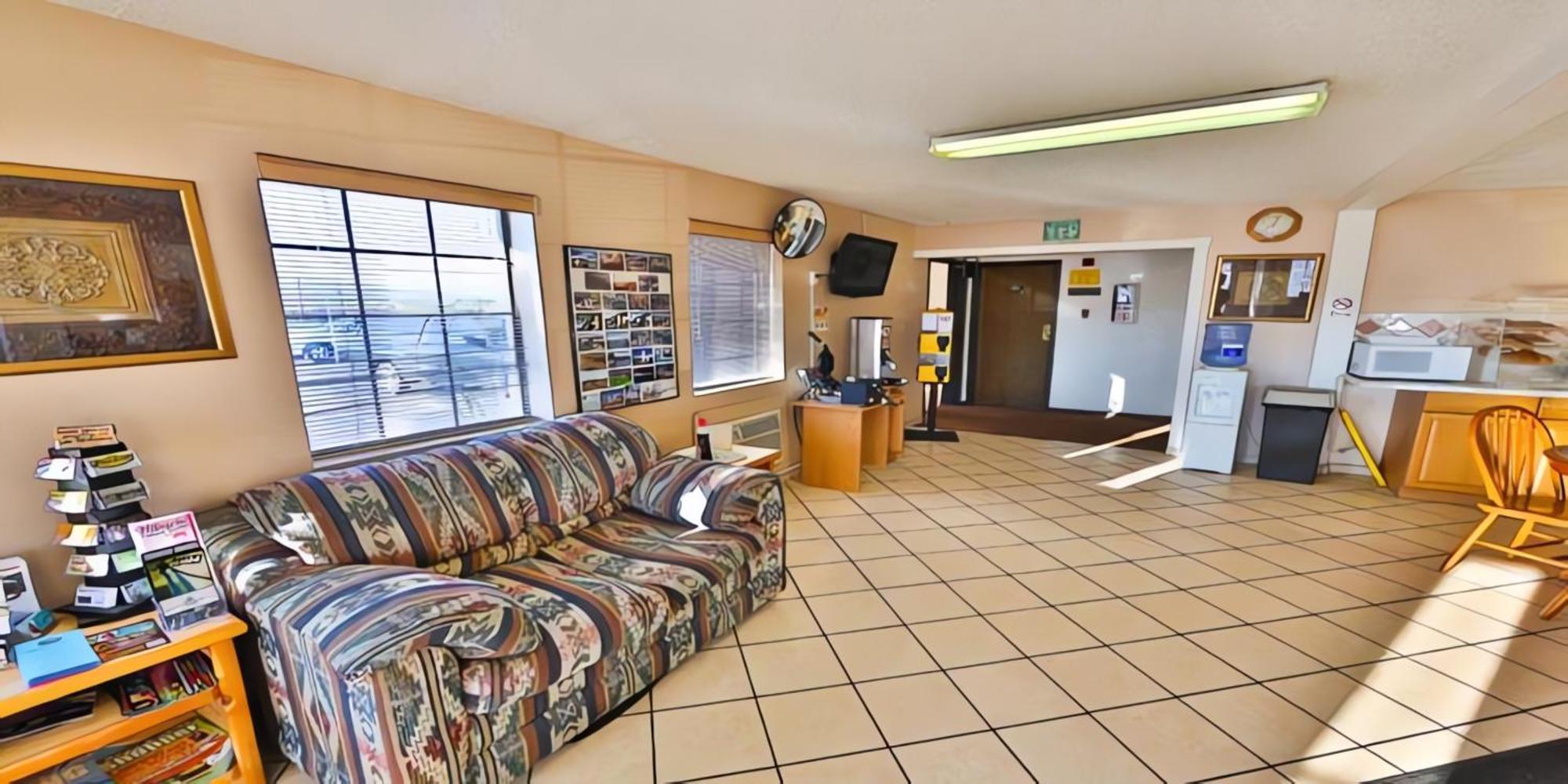 Super 8 By Wyndham Lake Havasu City Luaran gambar